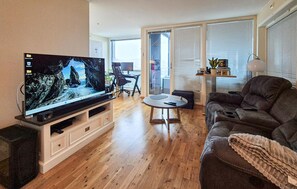 Smart TV - 1 bedroom awesome apartment in Jørpeland (Jørpeland)