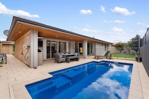 Pool - Vic Park Central - Modern Luxury Retreat (Victoria Park)