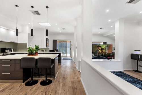 Vic Park Central - Modern Luxury Retreat