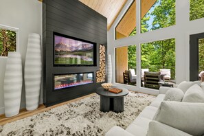 TV, fireplace - Walk to Strip, King EN-Suite, Hot Tub &Theater (Gatlinburg)