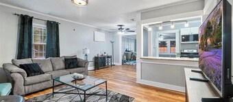 Enjoyable 3-bedroom cottage with AC in charming Hattiesburg