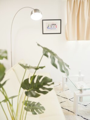 เบสิกลอฟท์, 1 ห้องนอน, ปลอดบุหรี่, ไมโครเวฟ | บริเวณนั่งเล่น