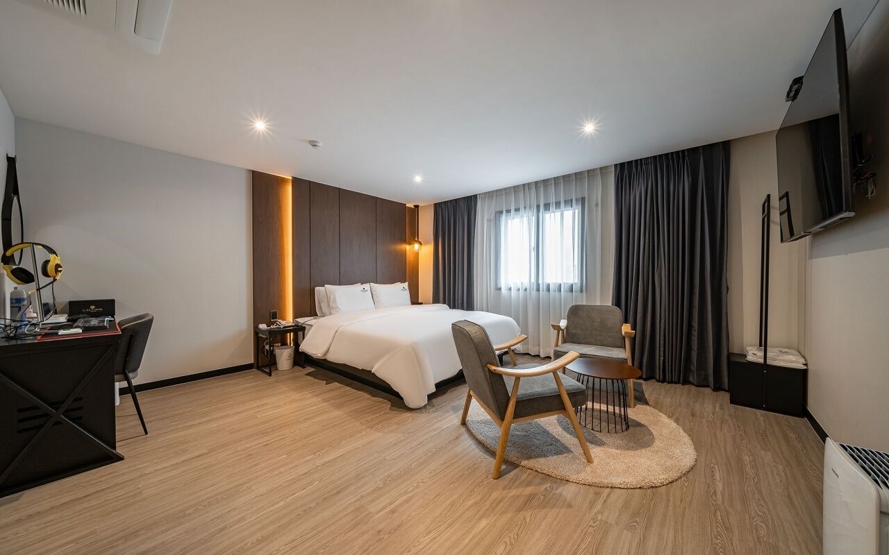 Deluxe Double Room, City View