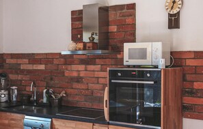 Private kitchen - Beautiful home in Myslenice with WiFi (Myslenice)