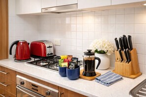 Private kitchen - City Views • Steps to Melbourne Central & Trams (Melbourne)