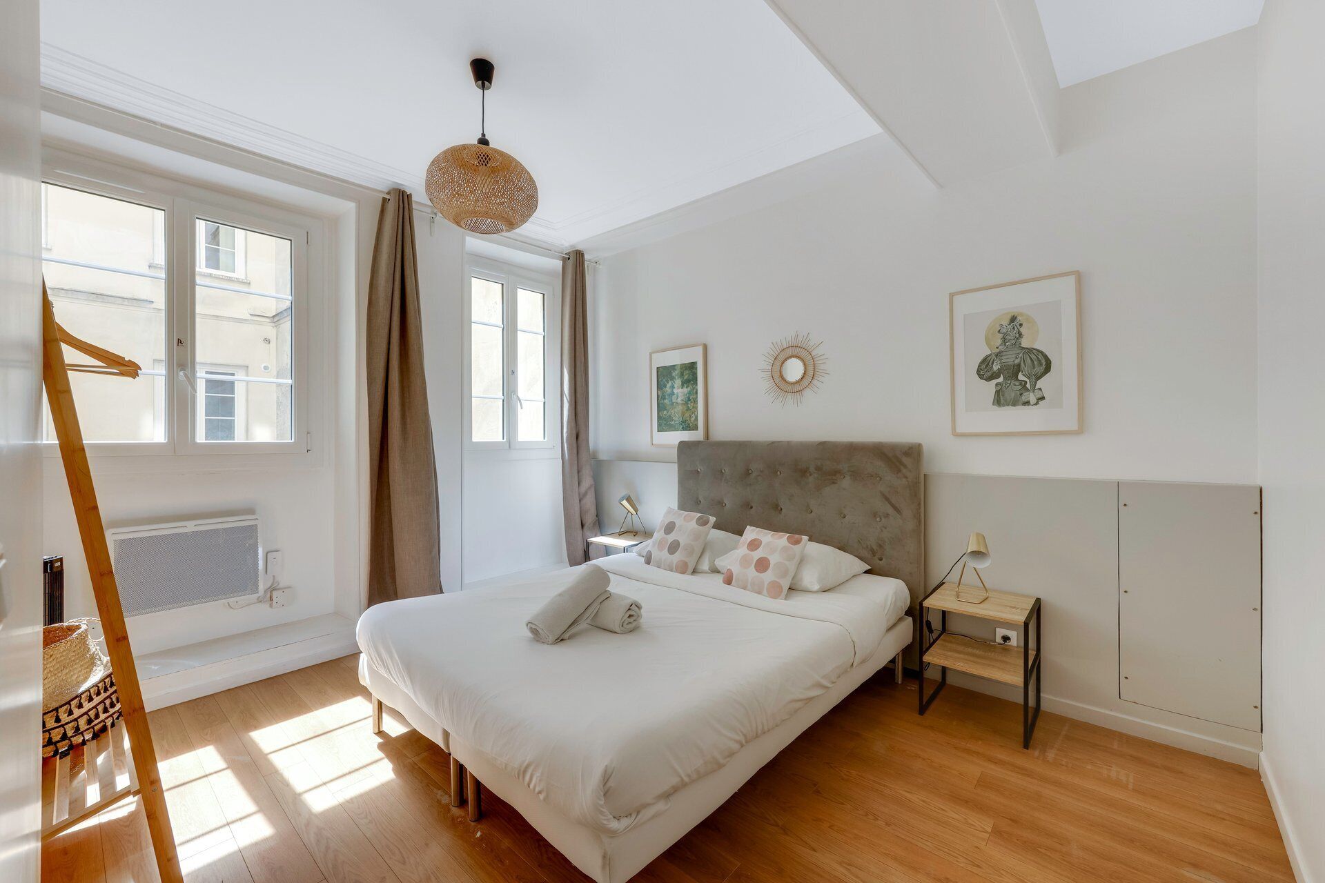 Iron/ironing board, Internet, bed sheets