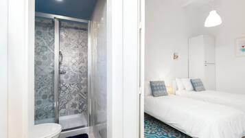 Appartement, uitzicht op zee | Badkamer