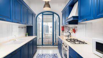 Apartment, Sea View | Private kitchen | Toaster
