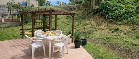 屋外ダイニングエリア