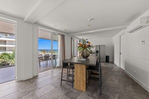 Dining - Beachfront 3BR LUX Condo ONE Mambo 19 by Bocobay (Willemstad)