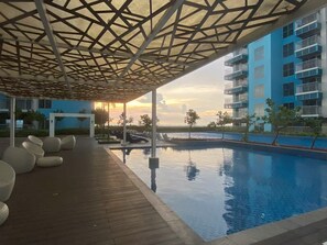 3 outdoor pools - Deluxe Apartment Balcony Sea View (Parañaque)