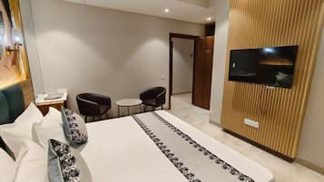 Superior Double Room, City View