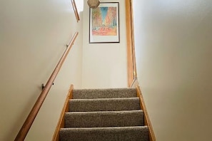 Interior - Comfy and Clean 1 BR Apt, Quiet, Safe Family Neighborhood Near downtown Mpls, (Minneapolis)