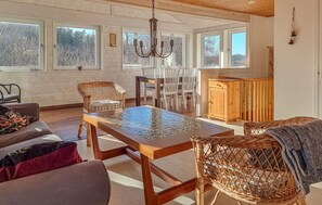 Living area - Awesome home in Uddevalla with house sea view (Uddevalla)