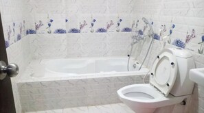 Chambre Double Deluxe | Salle de bain
