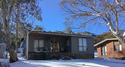Cosy Cottage at Anglers Reach close to Lake Eucumbene and Selwyn Snow Resort