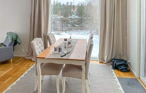 Dining - Amazing home in Värmdö with WiFi (Värmdö)