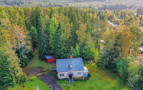 Exterior. 3 bedroom cozy home in Lesjöfors