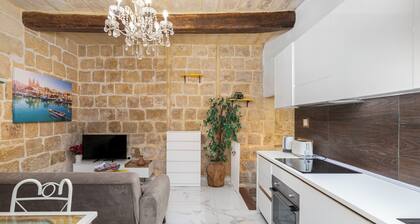 Chic Comfy 1BR Maisonette Valletta Area