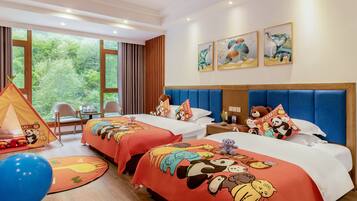 Free WiFi, bed sheets