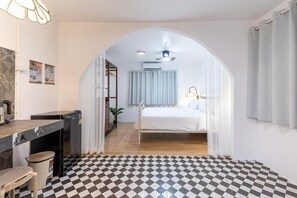 클래식 스튜디오, 발코니, 시내 전망