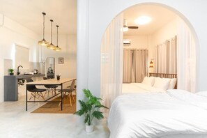 클래식 스튜디오, 발코니, 시내 전망