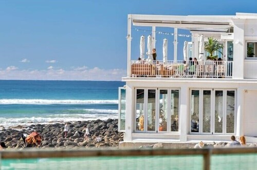 Burleigh Coastal Escape – 4BR Home with Pool