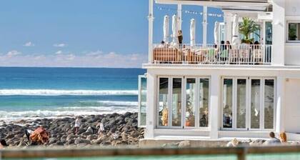 Burleigh Coastal Escape – 4BR Home with Pool
