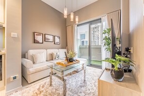 TV - Furnished 1Bedroom with Burj Khalifa Tip View, Near Dubai Water Canal, Easy Access to Heart of Downtown - Zada Tower, Business Bay (Dubai)