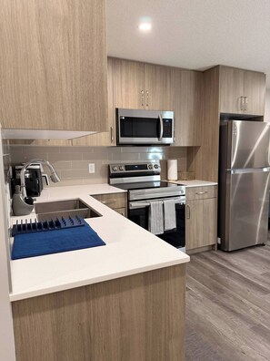 House, 2 Bedrooms, Smoking | Interior - Cozy and Comfortable (Calgary)