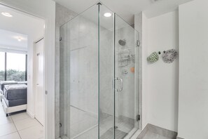 Bathroom - Steps to Dtwn Doral Park: Modern Group Retreat! (Doral)