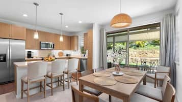 Ferienhaus (3 Bedrooms) | Essbereich im Zimmer