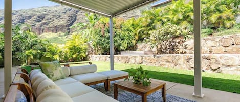 House (3 Bedrooms) | Mountain view