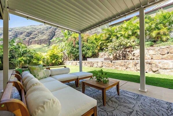 House (3 Bedrooms) | Mountain view