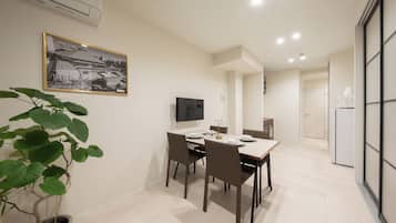 Superior Triple Room | Dining