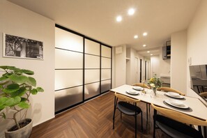 Classic Triple Room | In-room safe, blackout curtains, iron/ironing board, free WiFi - Hotel Kototoi East (Tokyo)