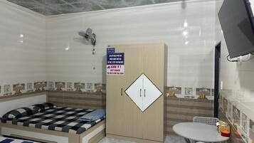 Perusstudio, parveke, kaupunkinäköala