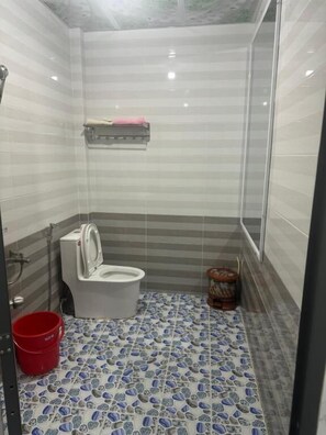 베이직 스튜디오, 발코니, 시내 전망 | 욕실