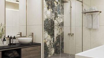 Deluxe Double or Twin Room | Bathroom