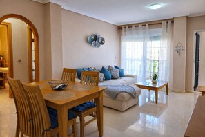 Interior - Holidays in Playa Golf II (Alicante)