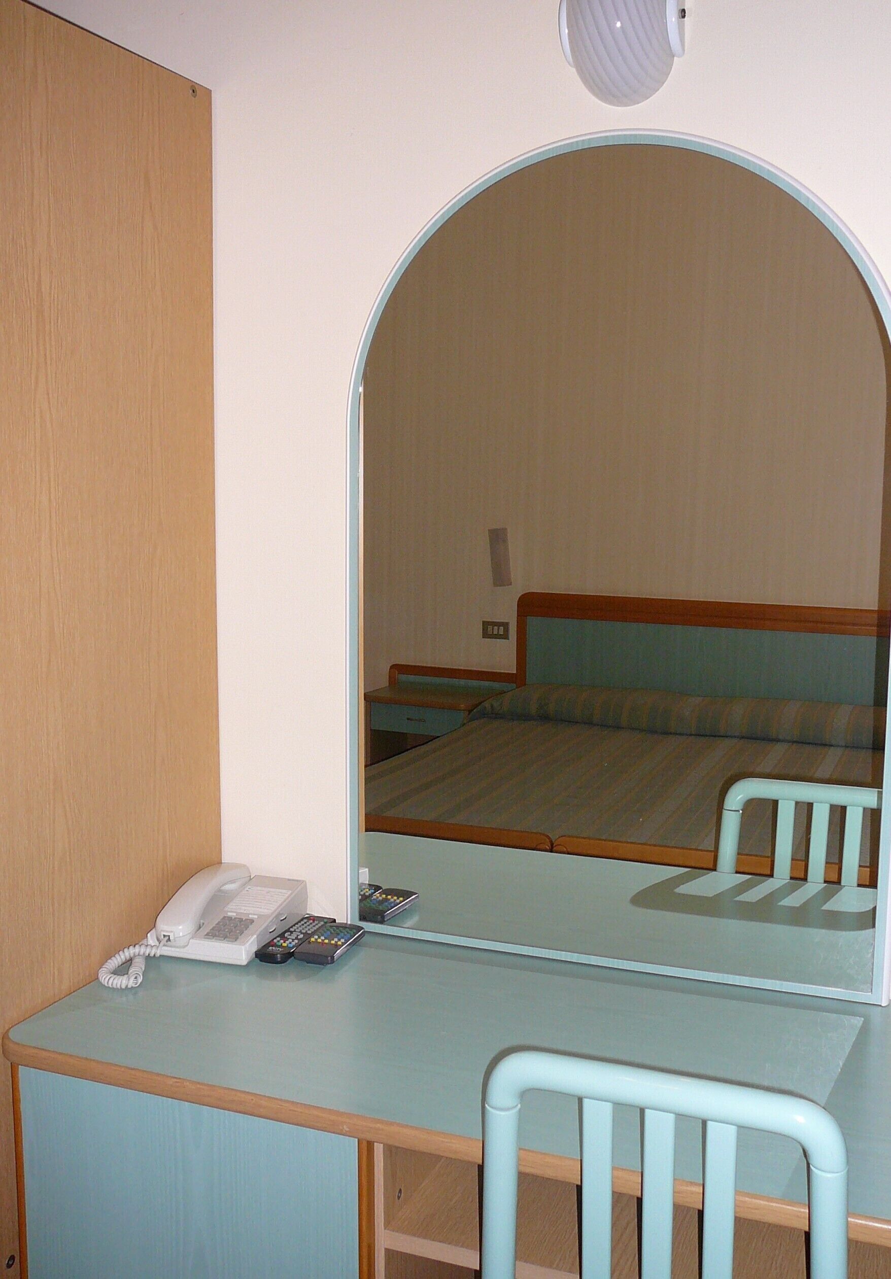 In-room safe, desk, WiFi (free)