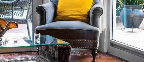 Lägenhet Superior - utsikt mot trädgården | Vardagsrum