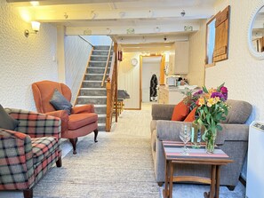 Smart TV - Granny's in St Ives - close to Harbour, Porthgwidden and Porthmeor beaches (St Ives)