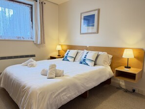 1 bedroom, iron/ironing board, free WiFi, bed sheets - Bellevue - overlooking Porthminster Beach (St Ives)