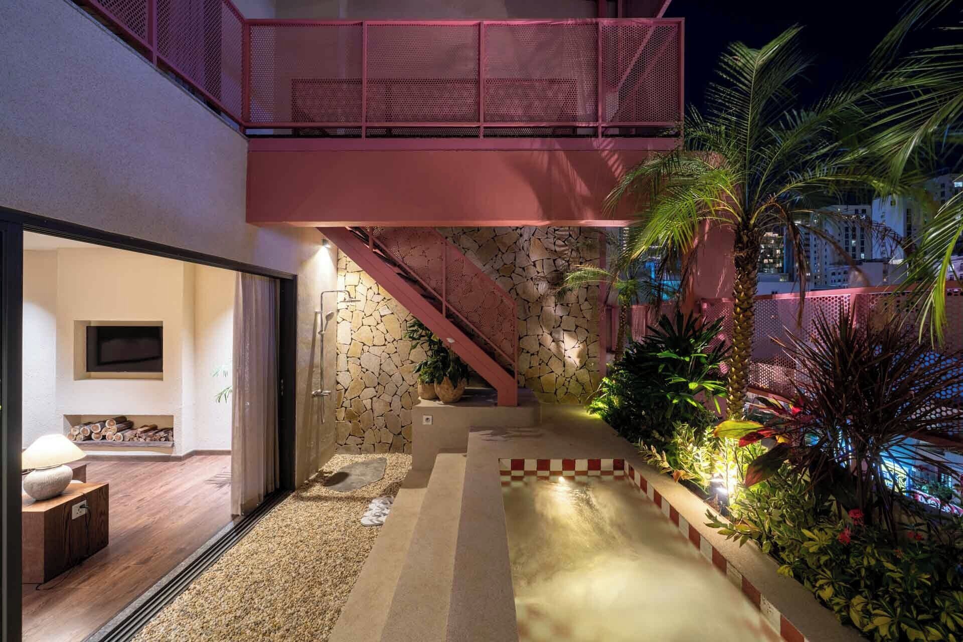 Yhden hengen panoraamahuone, 1 suuri parisänky, patio, kaupunkinäköala | Terassi/patio