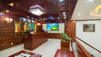 Studio, balcon, vue ville | Hall