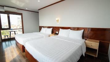 Estúdio básico, sacada, vista para a cidade