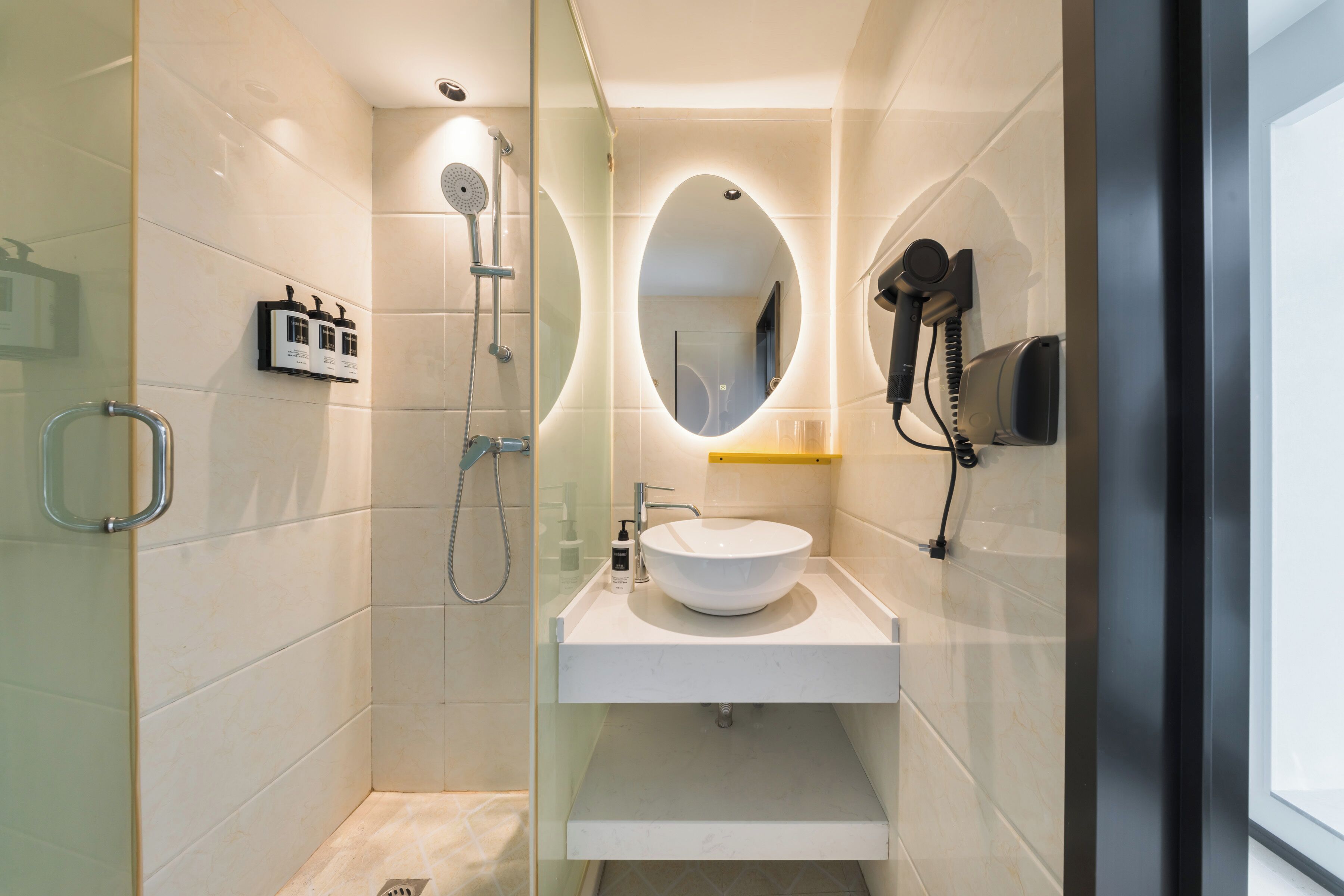 Phòng đôi phong cách cổ điển | Phòng tắm