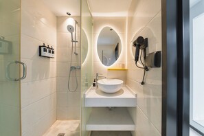 Classic Double Room | Bathroom - Jing Xi Lian Lian Jiu Dian (Shanghai)