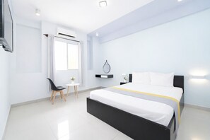 Superior Double Room | Desk, free WiFi, bed sheets - Palette Amura Hotel - Near Gigamall (Ho-Chi-Minh)